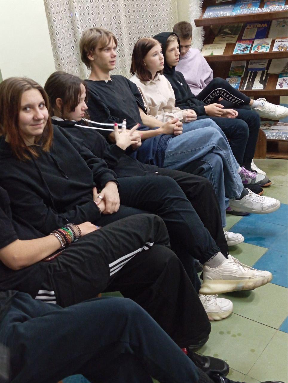 "Литературная гостиная "Книжный остров"