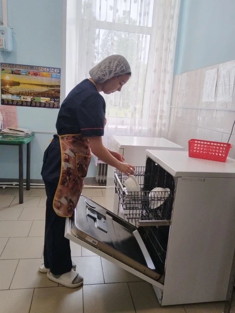 Лето — это не только отдых, но и отличная возможность попробовать себя в настоящих профессиях!