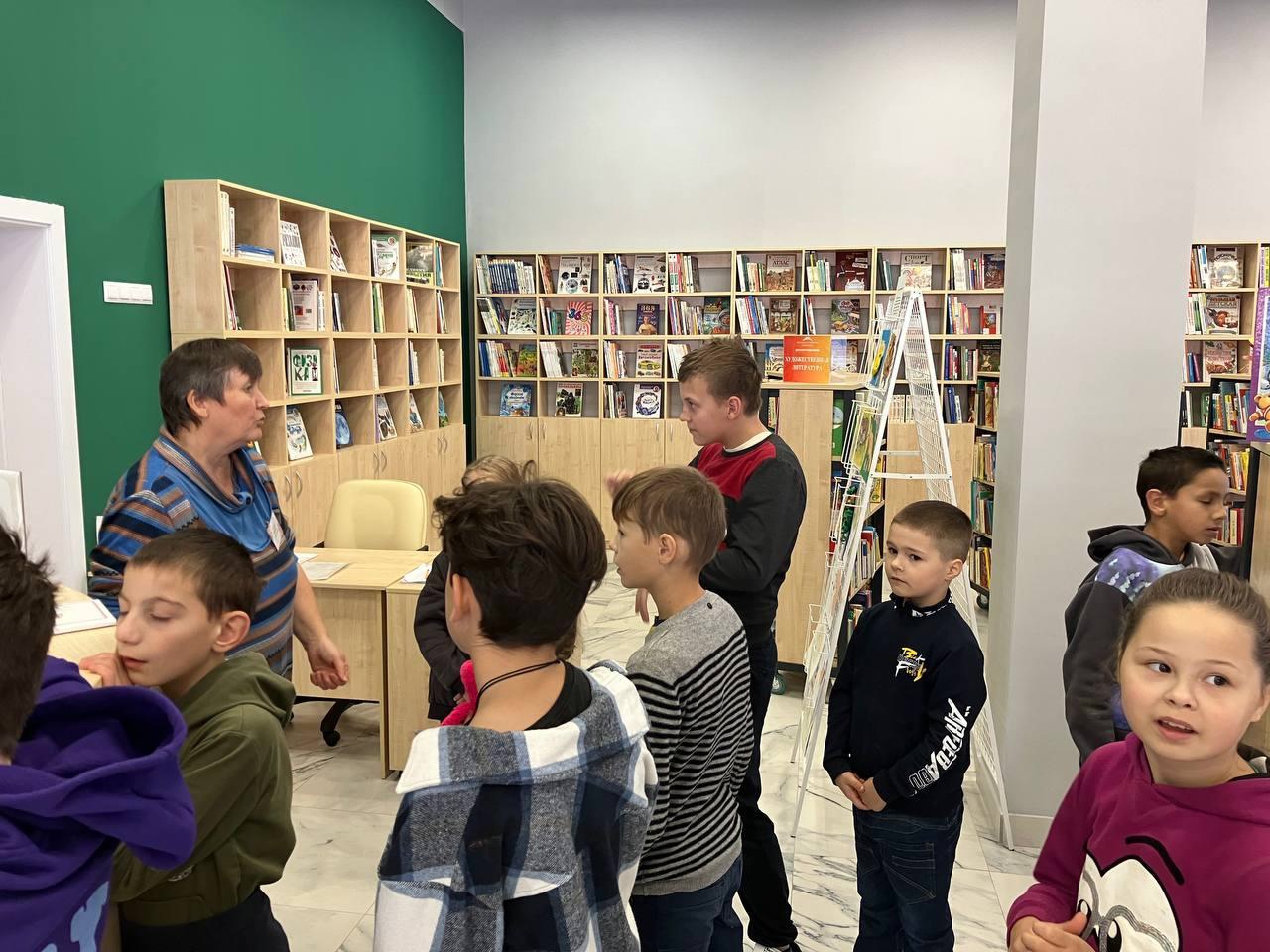 Обзорная экскурсия в Никольскую городскую библиотеку для младших воспитанников
