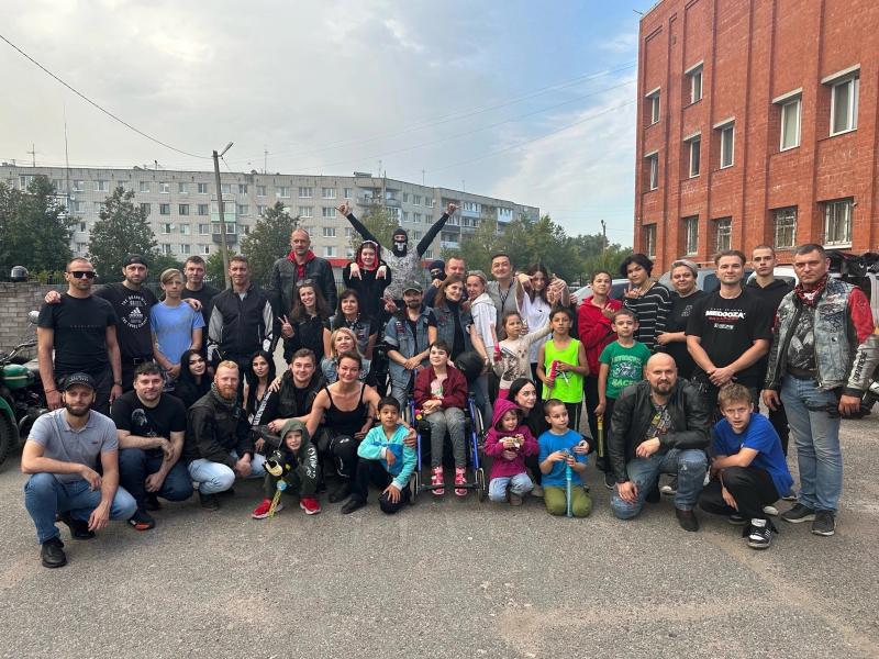 К нам в гости приехали участники сообщества “МотоАнгелыДетям"