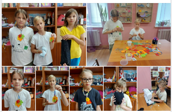 В швейной мастерской «Умелая иголочка» вовсю готовятся к 1 сентября. 