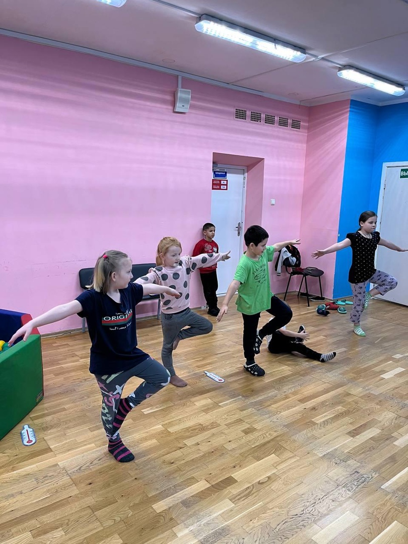 На спортивном занятии ребята приняли участие в игре "Мы вместе". На спортивном занятии ребята приняли участие в игре "Мы вместе".