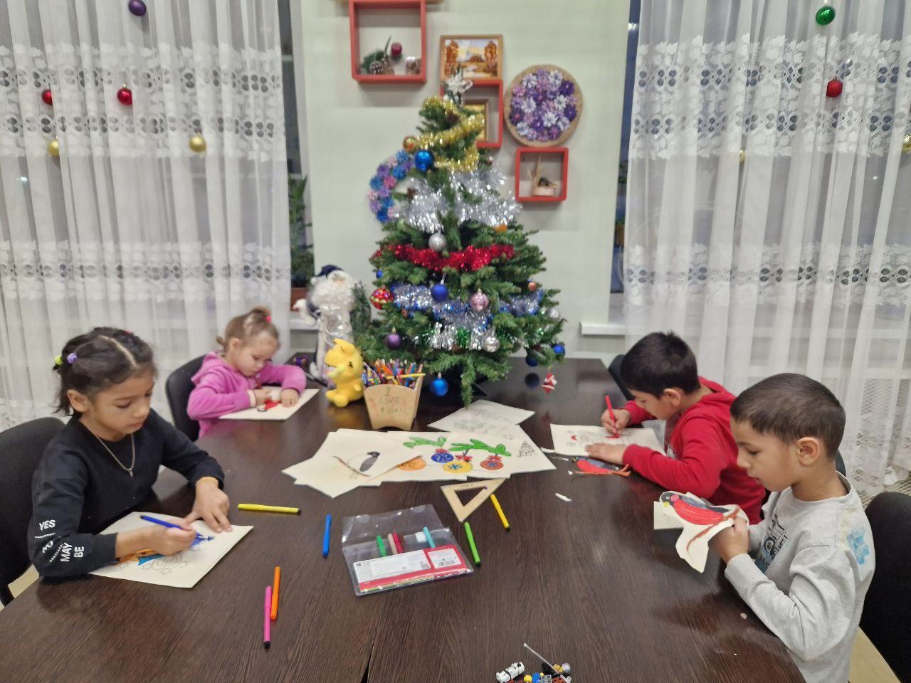 Создаем украшения к Новому году.