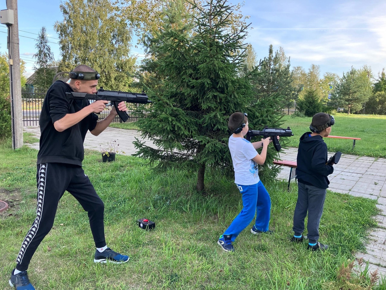 Продолжаем тренировки по лазертагу