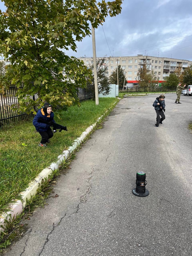 РО ВОО "ФЛР" в ЛО устроили для наших воспитанников большое соревнование по лазертагу.