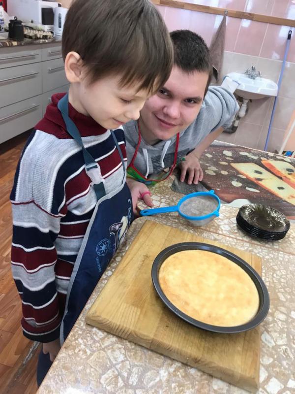 В воскресенье на кулинарном практикуме ребята готовили ОЧЕНЬ ВКУСНЫЙ рисовый пудинг.