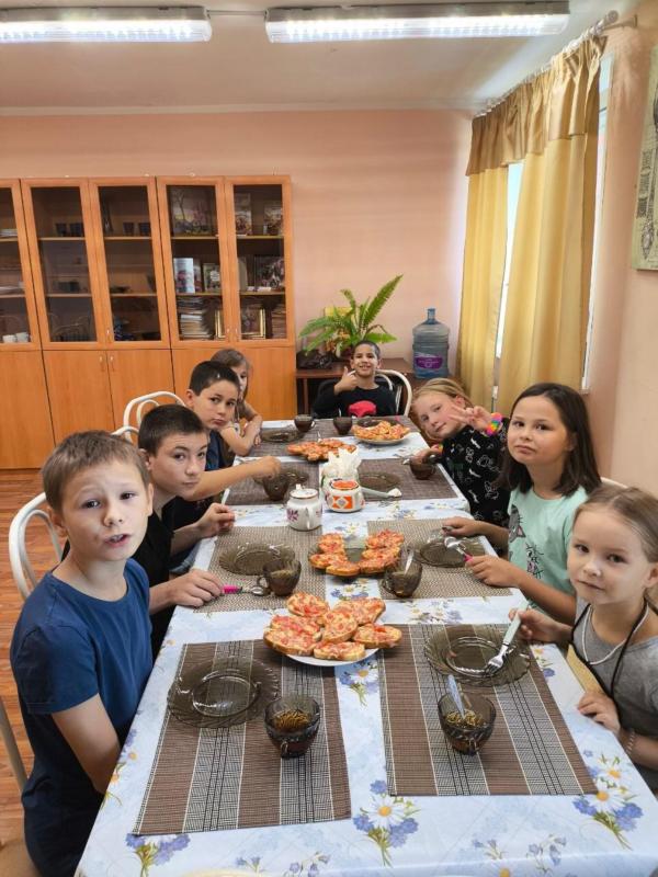 Кулинарные занятия с Надеждой Демьяновной — это всегда яркое и полезное событие для наших воспитанников! 