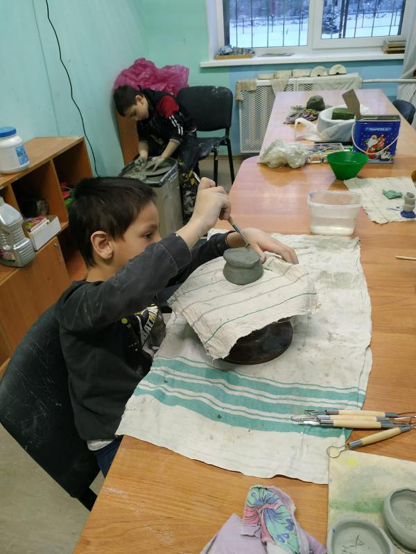 Занятия в гончарной мастерской