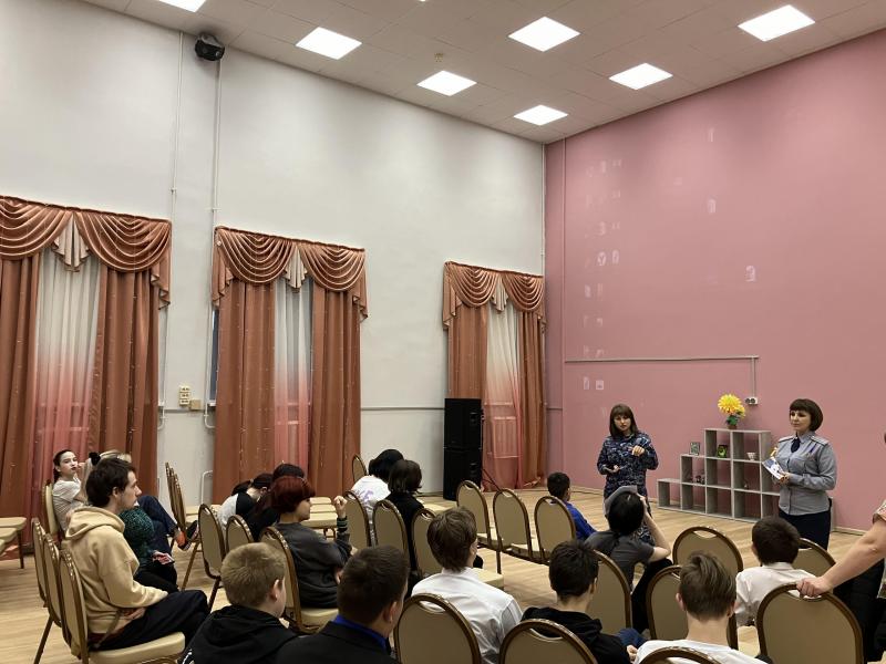 С профориентационной беседой Никольский ресурсный центр посетили сотрудники ФКУ ИК-2 УФСИН России по г. Санкт-Петербургу и Ленинградской области. 