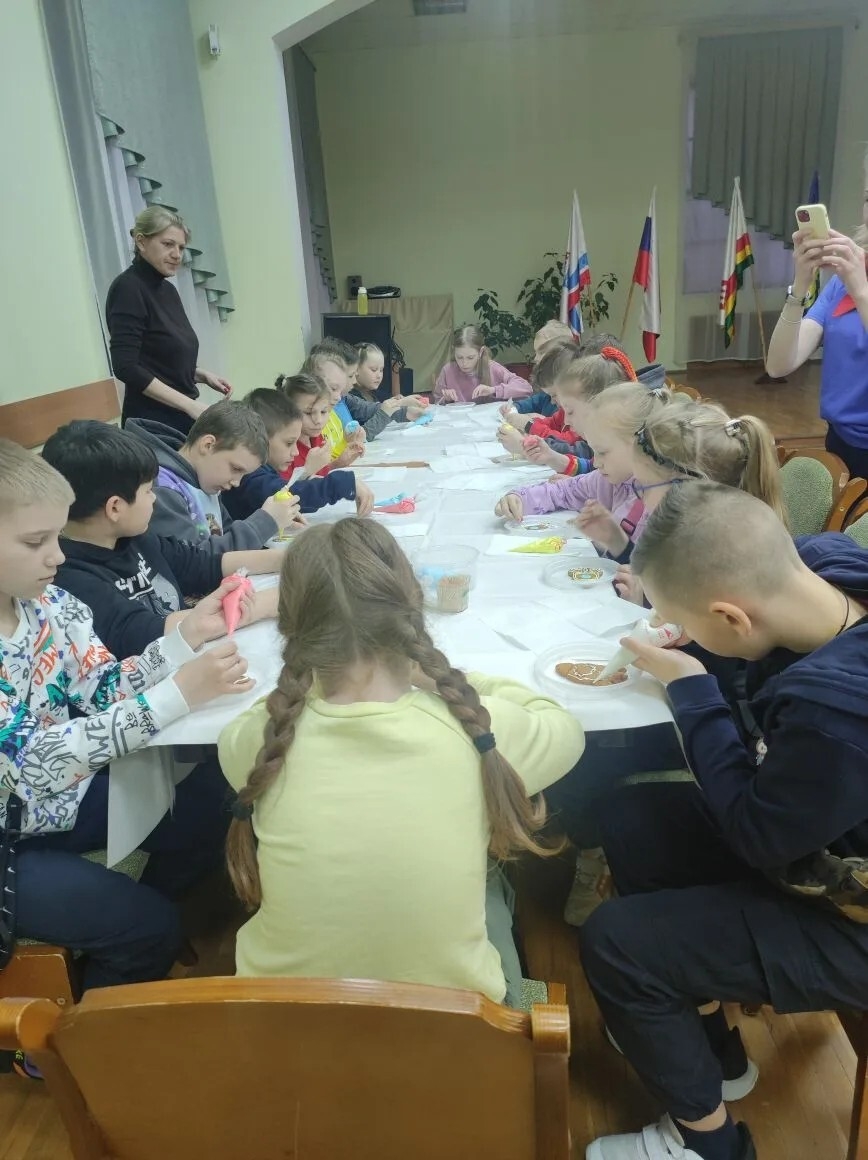 В конце насыщенной космической недели наши воспитанники из Никольского ресурсного центра отправились в Никольский культурно-досуговый центр. 