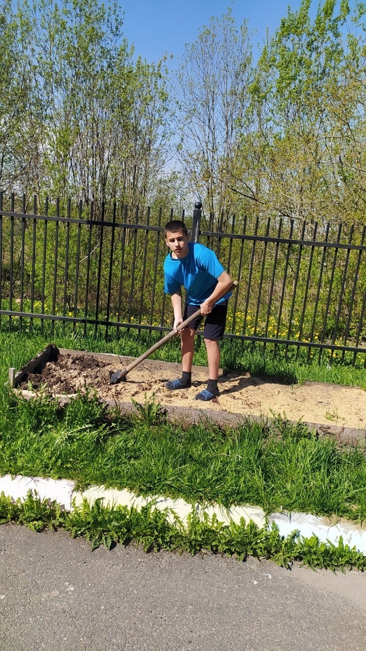 Сезонные работы на нашем огородном участке.