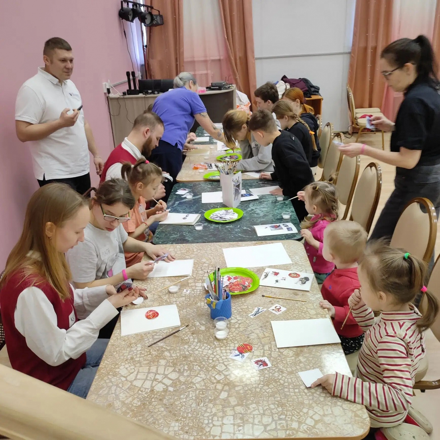 К нам приехали волонтёры АНО «Центр социальной поддержки и добровольчества «Созидатели» с очень интересным и необычным профориентационным занятием «Водитель трамвая».