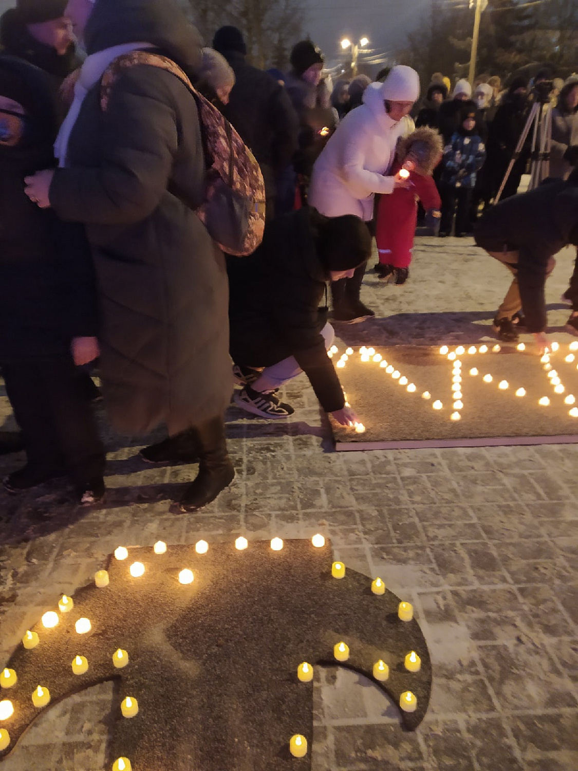 Ребята из стажировочной квартиры приняли участие в гражданско-патриотической акции "Свеча Памяти", посвящённой 78-годовщине полного освобождения г. Ленинграда.
